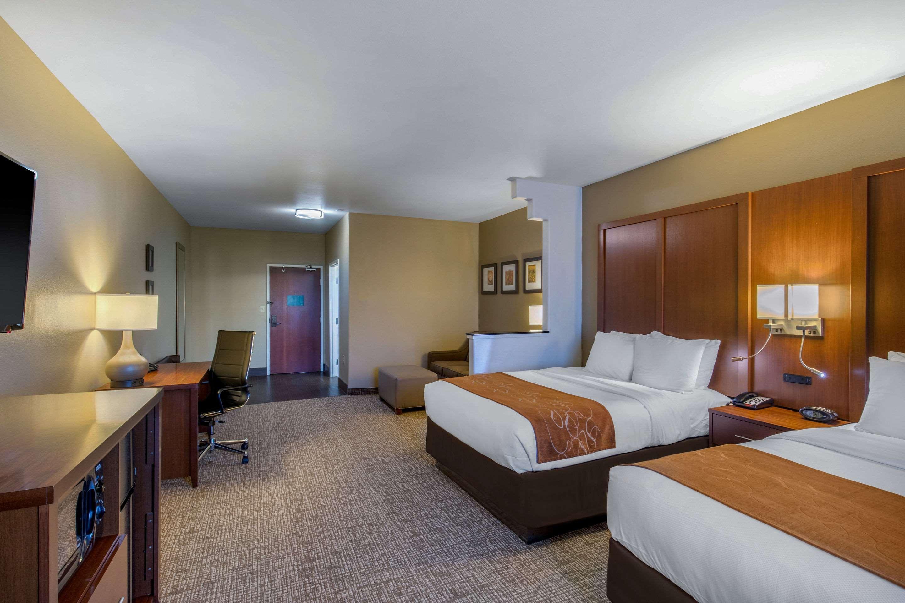 Comfort Suites Маршъл Екстериор снимка
