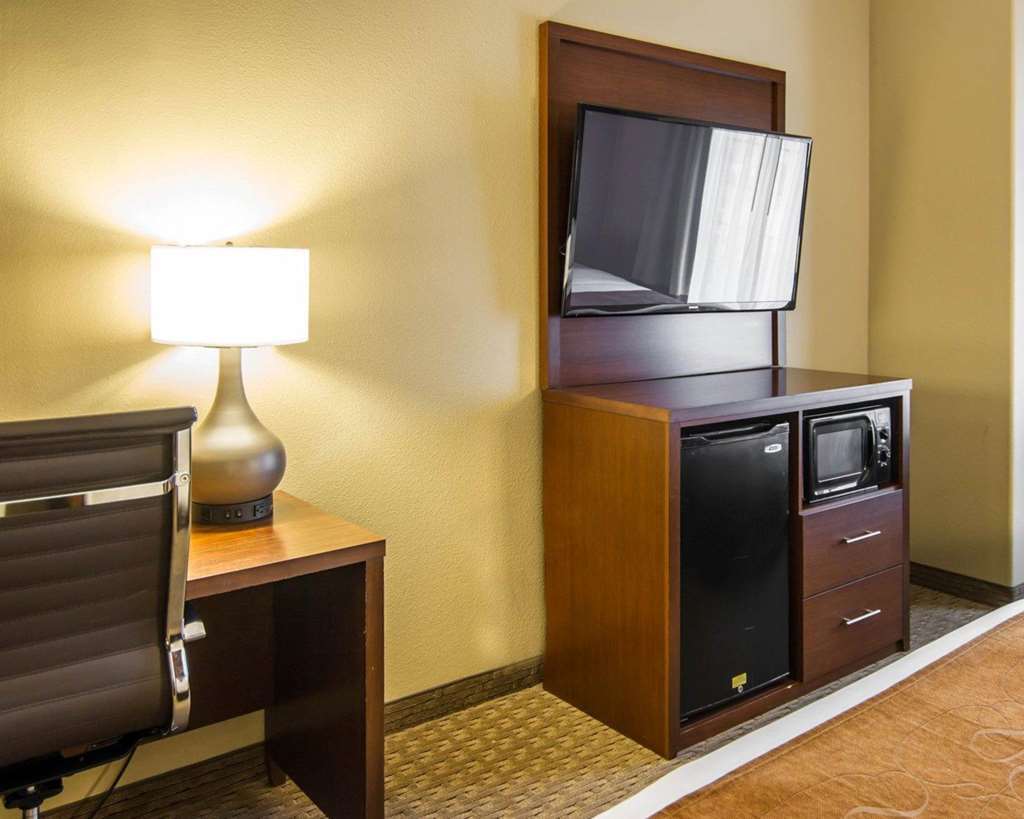 Comfort Suites Маршъл Стая снимка