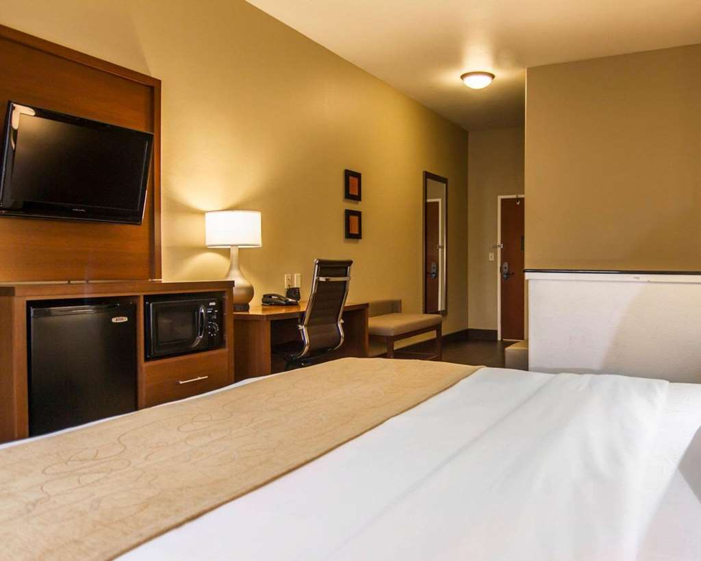 Comfort Suites Маршъл Стая снимка